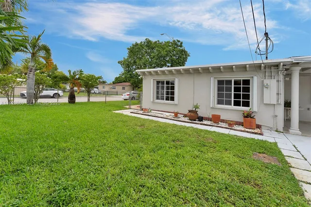 $3,000 | 361 Southeast 6th Avenue, Unit 1, Hialeah, FL 33010