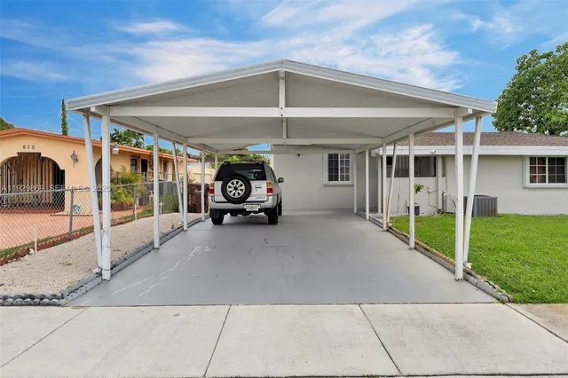 $3,000 | 361 Southeast 6th Avenue, Unit 1, Hialeah, FL 33010