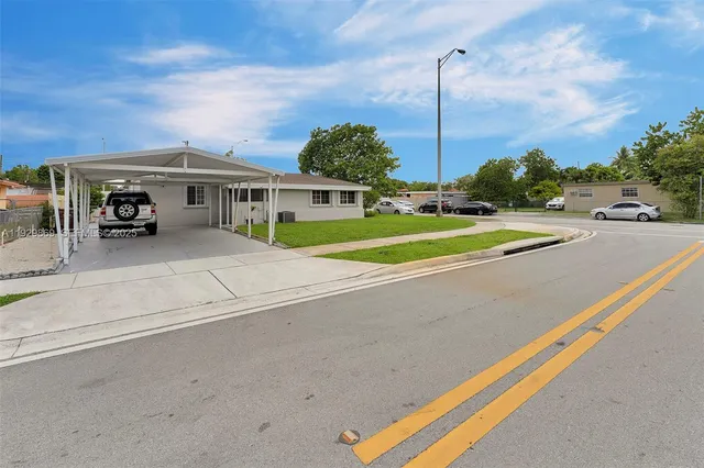 $3,000 | 361 Southeast 6th Avenue, Unit 1, Hialeah, FL 33010