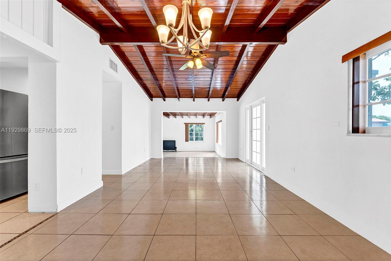 361 Southeast 6th Avenue, Unit 1 Hialeah, FL 33010 - Photo 5 of 43