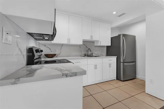 $3,000 | 361 Southeast 6th Avenue, Unit 1, Hialeah, FL 33010