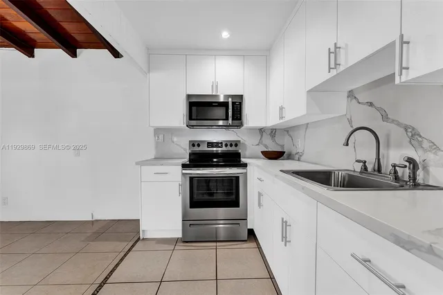 $3,000 | 361 Southeast 6th Avenue, Unit 1, Hialeah, FL 33010