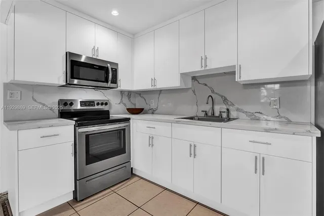 $3,000 | 361 Southeast 6th Avenue, Unit 1, Hialeah, FL 33010