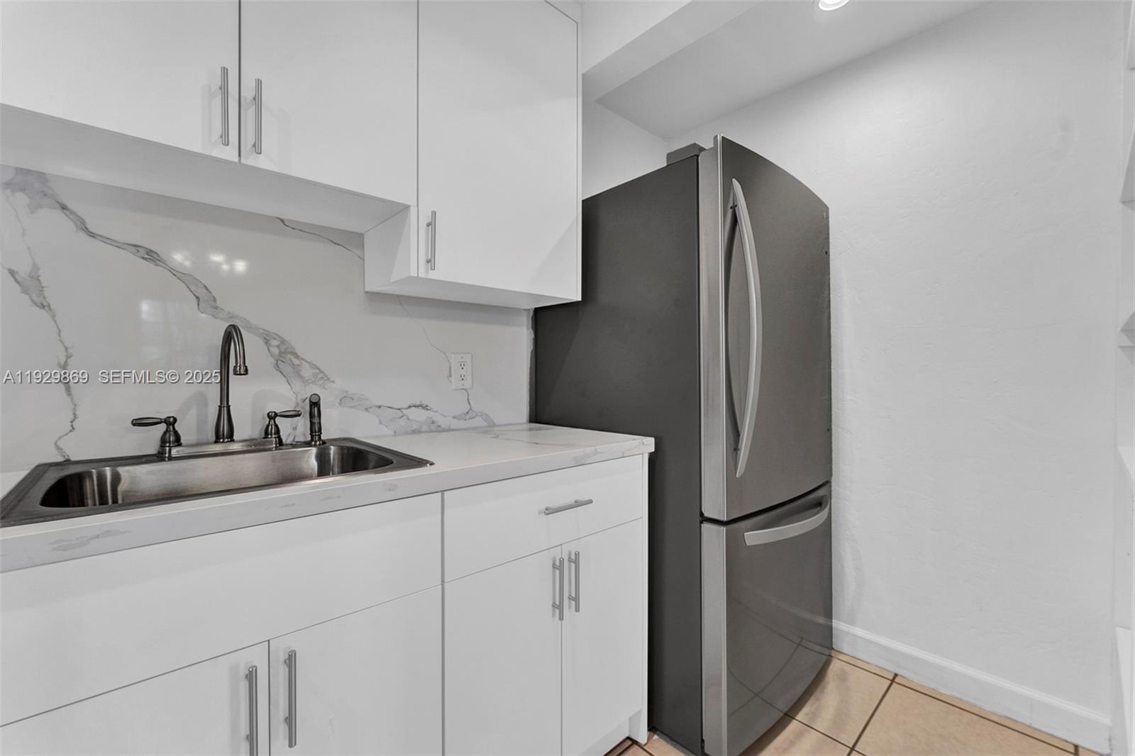 361 Southeast 6th Avenue, Unit 1 Hialeah, FL 33010 - Photo 10 of 43