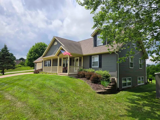 $399,750 | 1-a49 Blackhawk Lane, Apple River, IL 61001