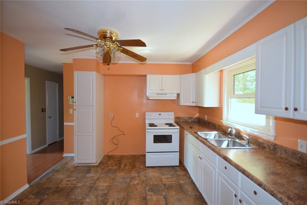 4234 High Point Road Winston-Salem, NC 27107 - Photo 8 of 24 Gallery Image 8