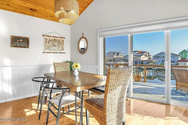 $925,000 | 6114 6th Street, Surf City, NC 28445
