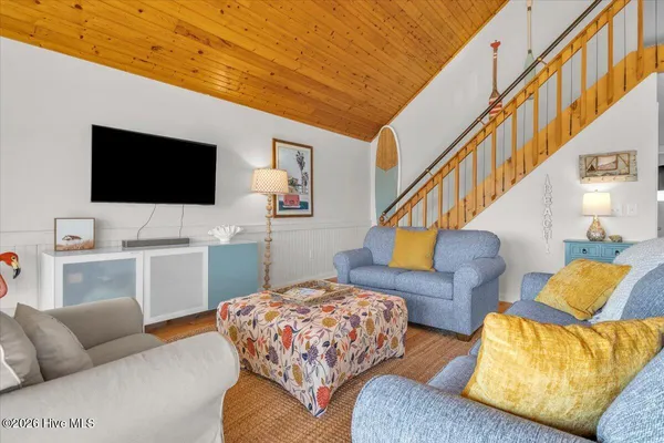 $925,000 | 6114 6th Street, Surf City, NC 28445