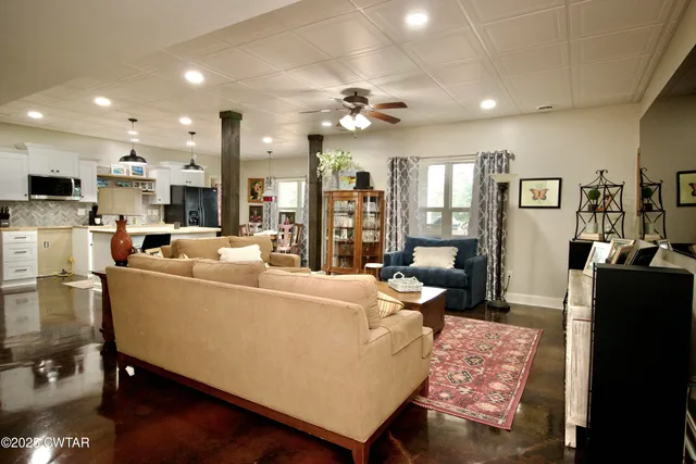 $750,000 | 15 Morris Moore Drive, Humboldt, TN 38343