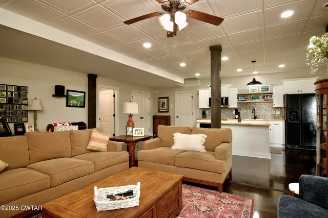 $750,000 | 15 Morris Moore Drive, Humboldt, TN 38343