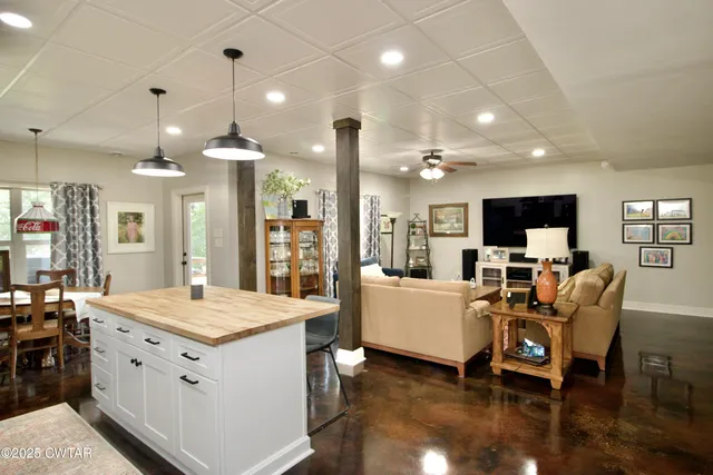 $750,000 | 15 Morris Moore Drive, Humboldt, TN 38343