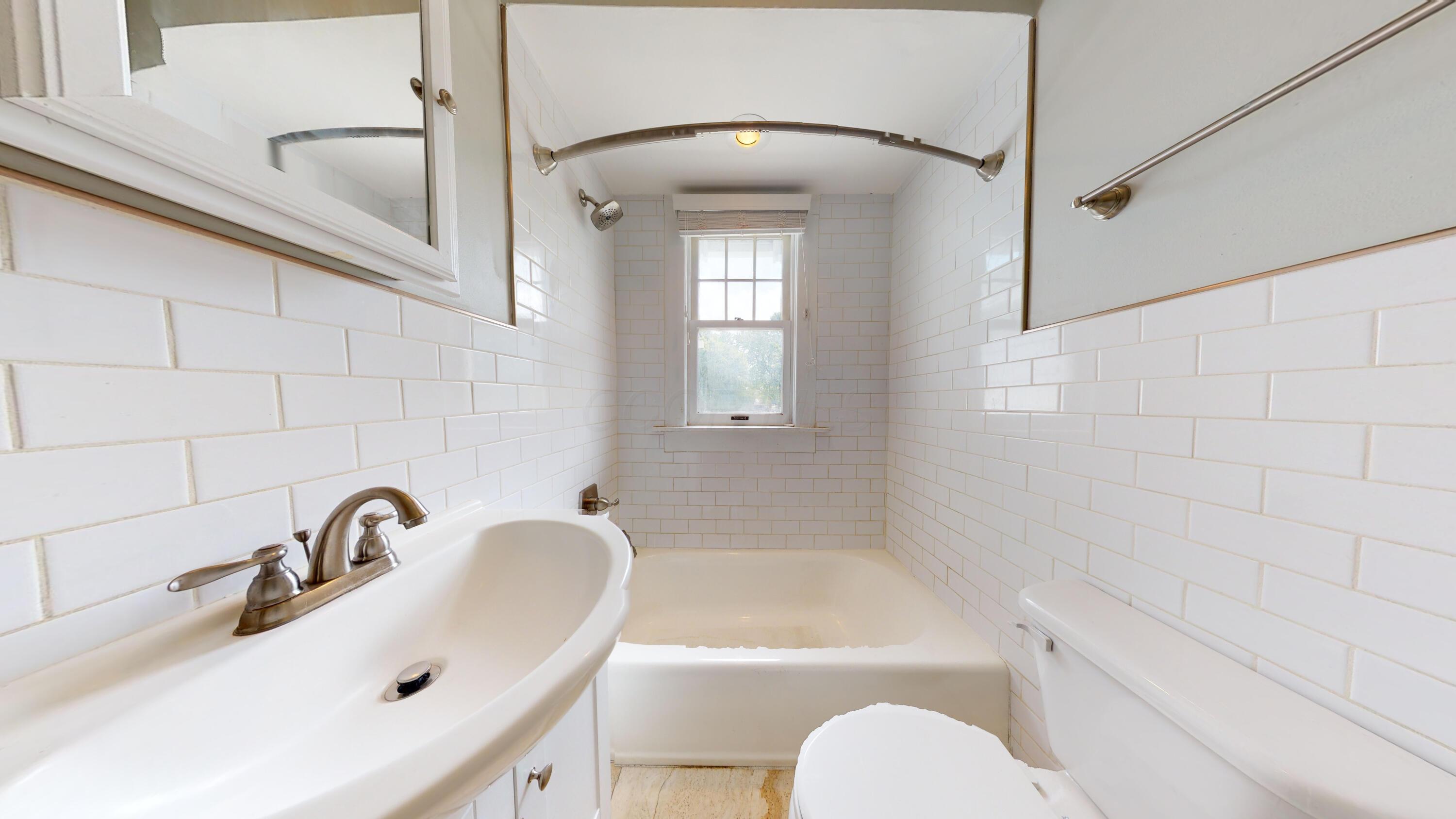1861 Bryden Road Columbus, OH 43205 - Photo 22 of 50 Full Bath