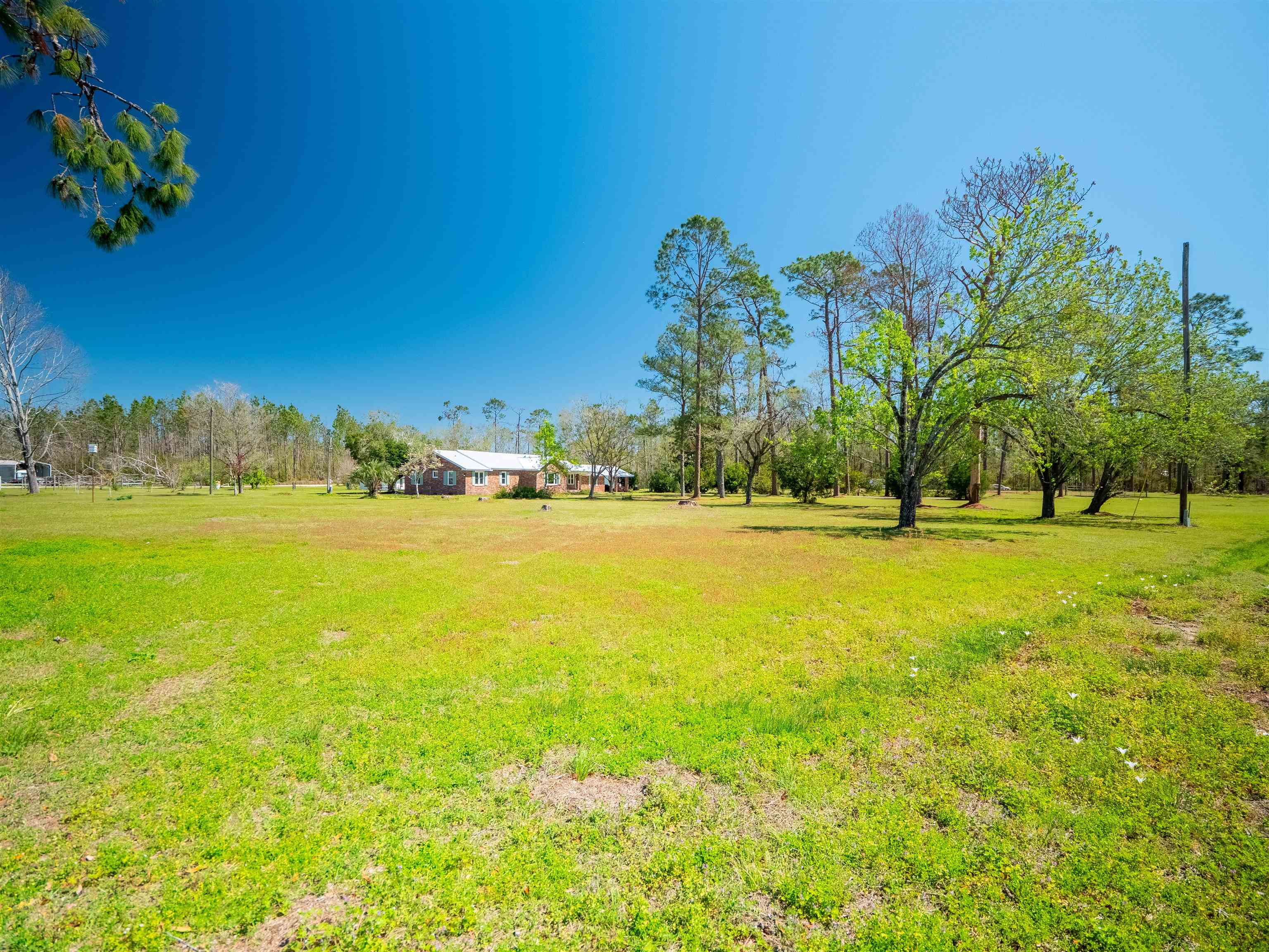 6753 Highway 90 Lee, FL 32059 - Photo 1 of 42