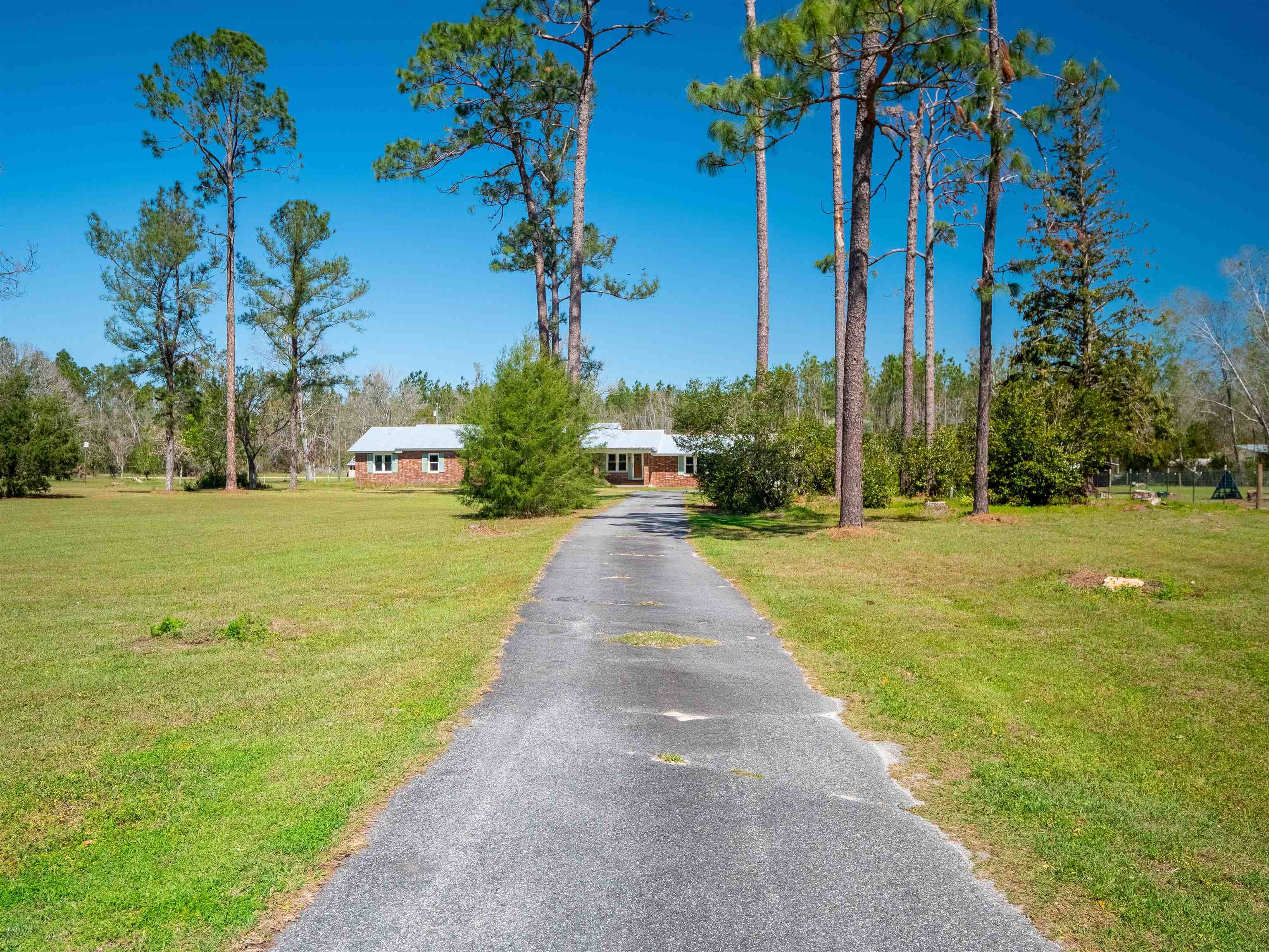 6753 Highway 90 Lee, FL 32059 - Photo 2 of 42