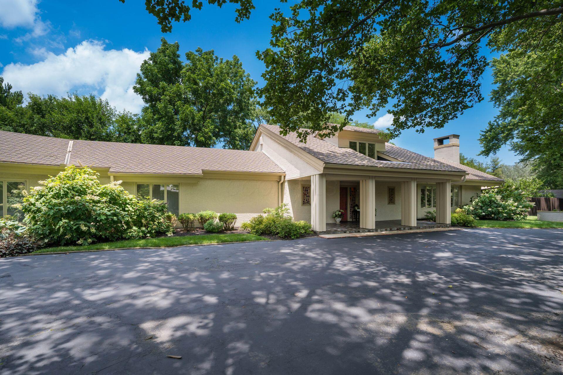 4051 Old Poste Road Columbus, OH 43221 - Photo 2 of 62 002_ Rd Columbus OH 43221 USA