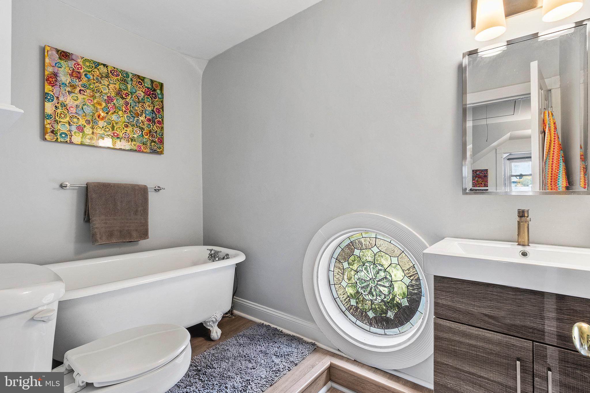 102 North Waterloo Road Devon, PA 19333 - Photo 36 of 46 3rd floor bath