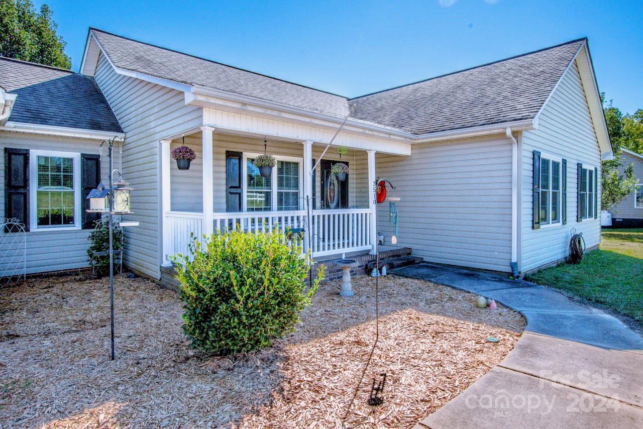 3510 Mack Ballard Road Maiden, NC 28650 - Photo 2 of 26 a front view of a house with garden