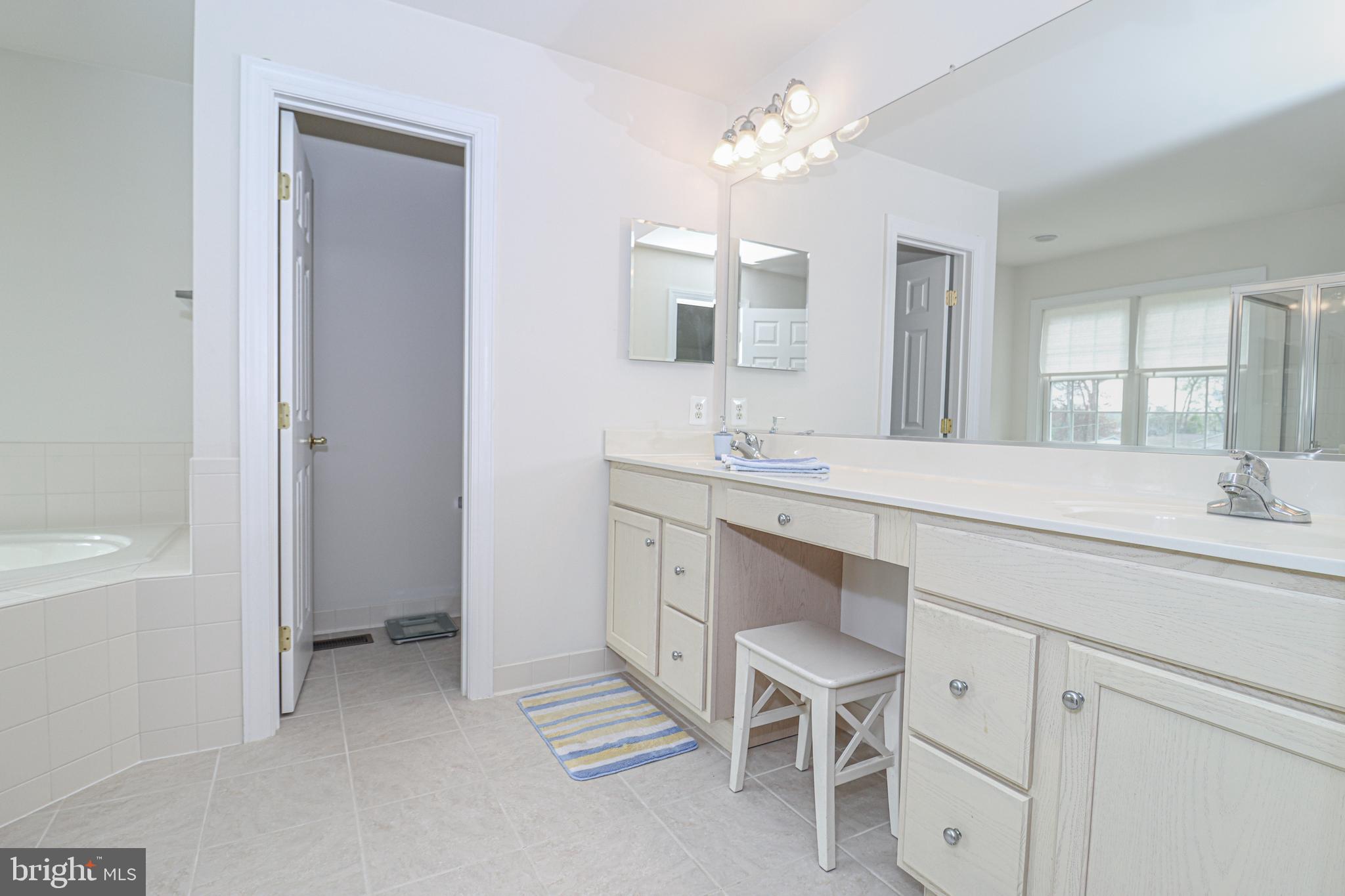 11 Johnson Road Pasadena, MD 21122 - Photo 35 of 56 Master Bath w/Soaking Tub & Sep Shower