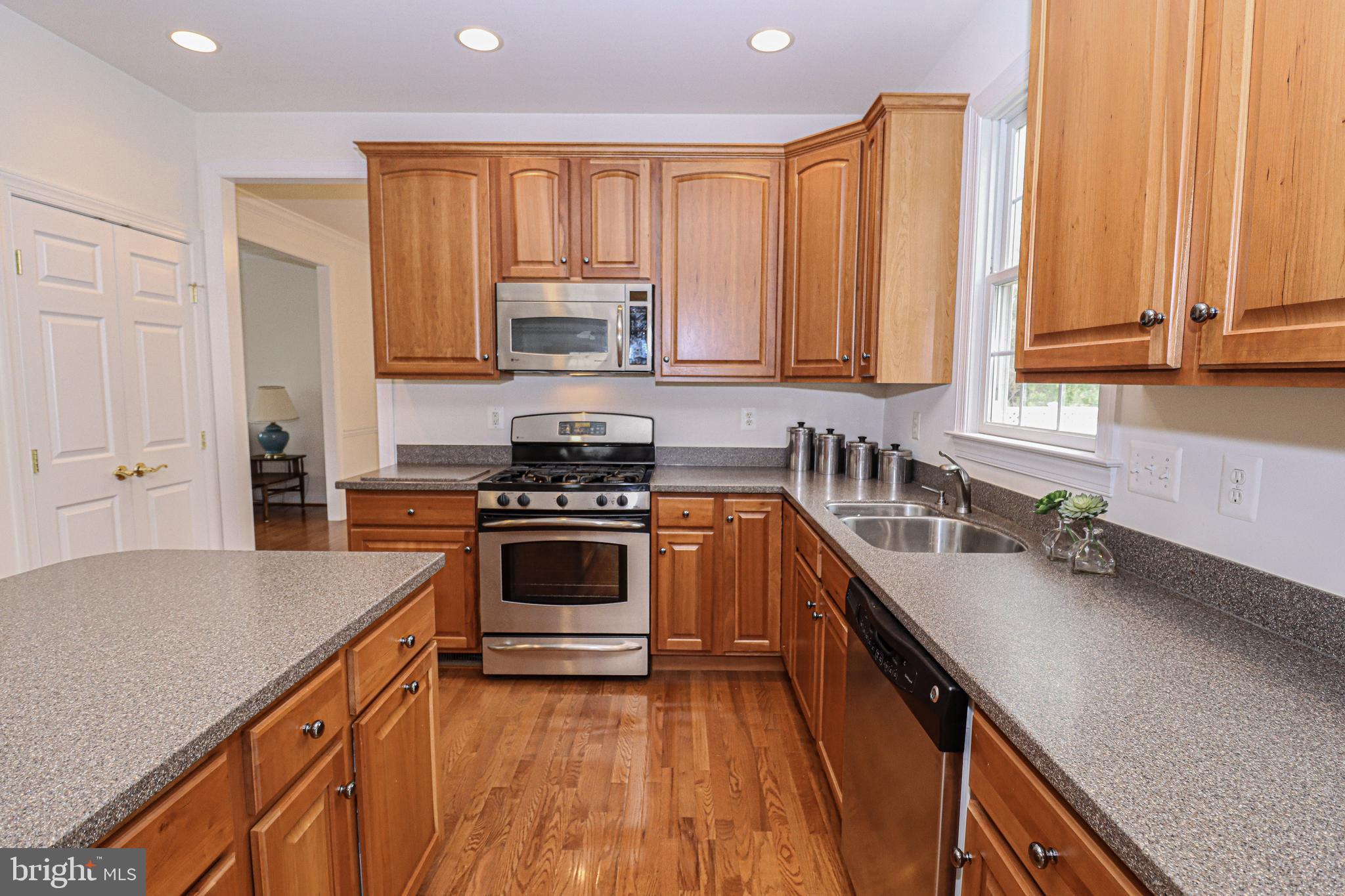 11 Johnson Road Pasadena, MD 21122 - Photo 9 of 56 Tons of Counter Space