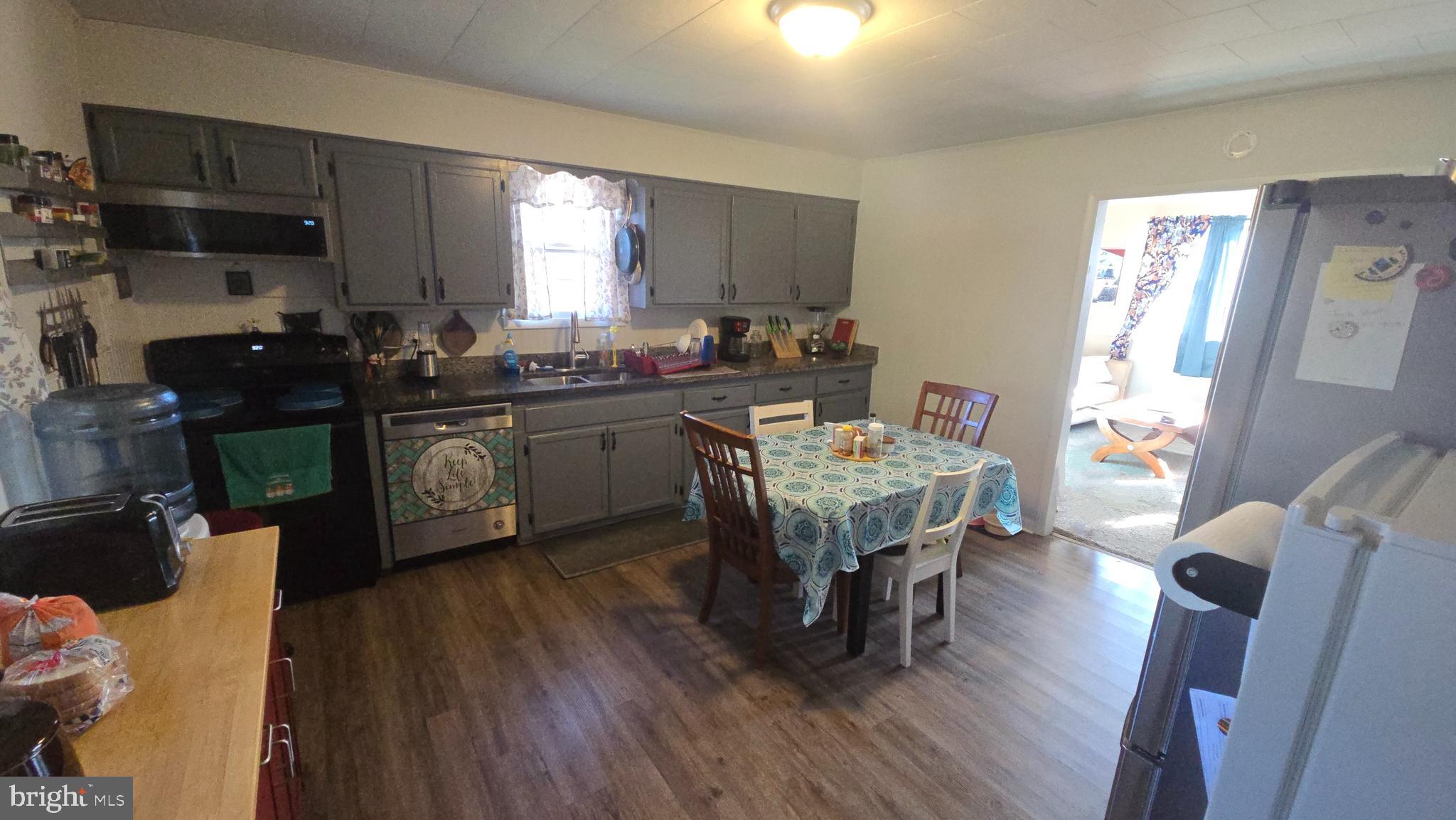 1041 North Mildred Street Ranson, WV 25438 - Photo 10 of 17 Kitchen