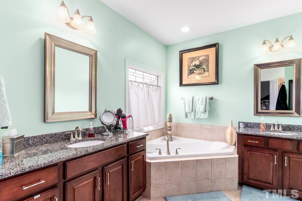 5648 Wade Park Boulevard Raleigh, NC 27607 - Photo 24 of 26