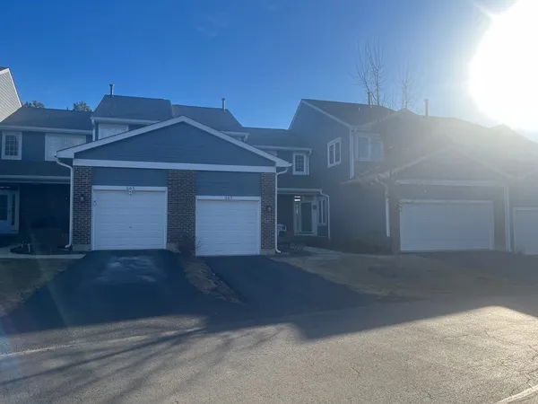 $2,900 | 567 West Parkside Drive, Unit 567, Palatine, IL 60067