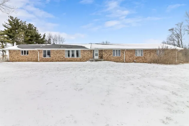 $359,900 | 1060 West 406 South, Marion, IN 46953