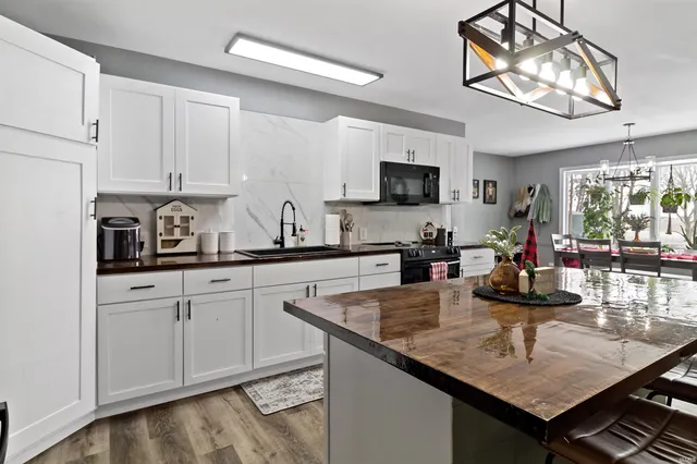 $359,900 | 1060 West 406 South, Marion, IN 46953