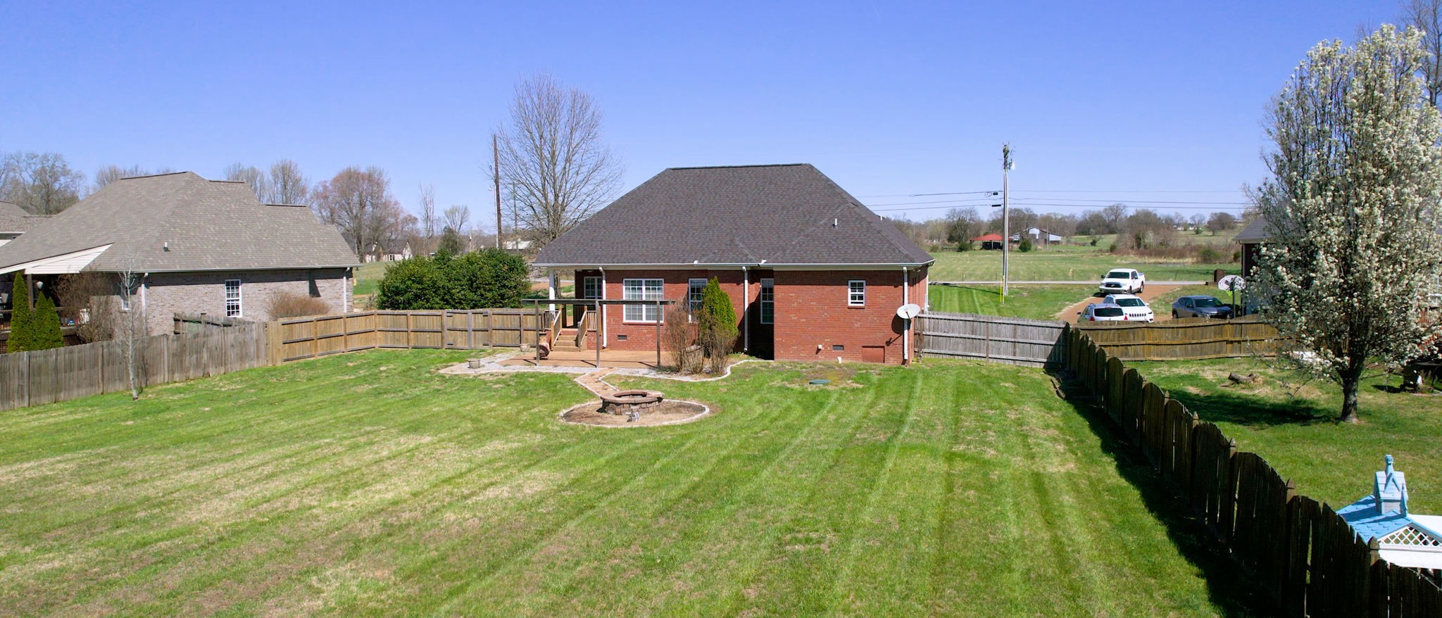 864 Bradshaw Road Lebanon, TN 37087 - Photo 37 of 41 a front view of a house with garden