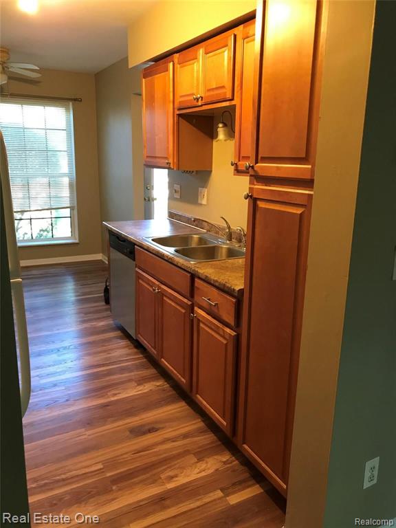 895 Lafayette Court, Unit 12 Rochester, MI 48307 - Photo 3 of 14