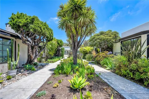 $3,100 | 544 Glenneyre Street, Unit 2, Laguna Beach, CA 92651