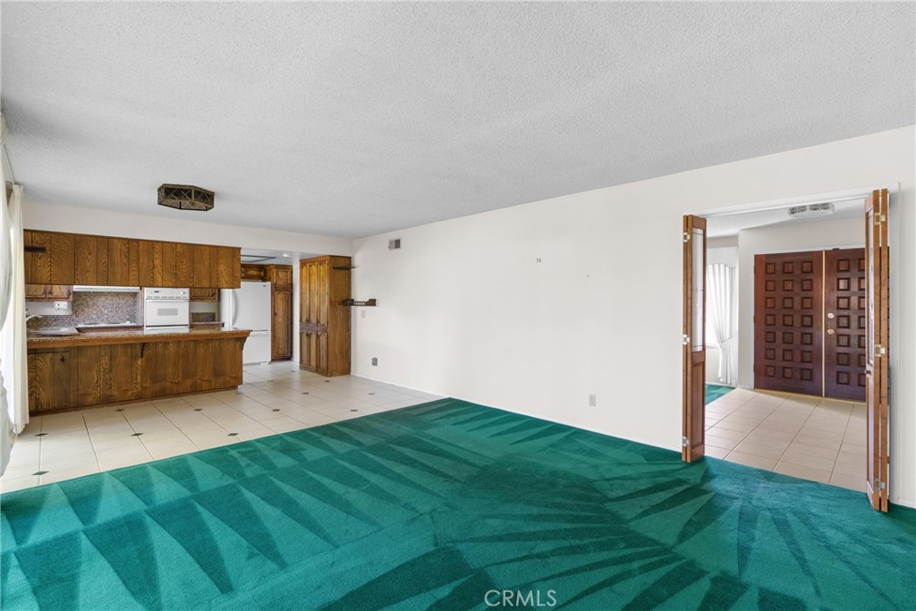 4347 Manchester Court Santa Maria, CA 93455 - Photo 11 of 40 Family Room