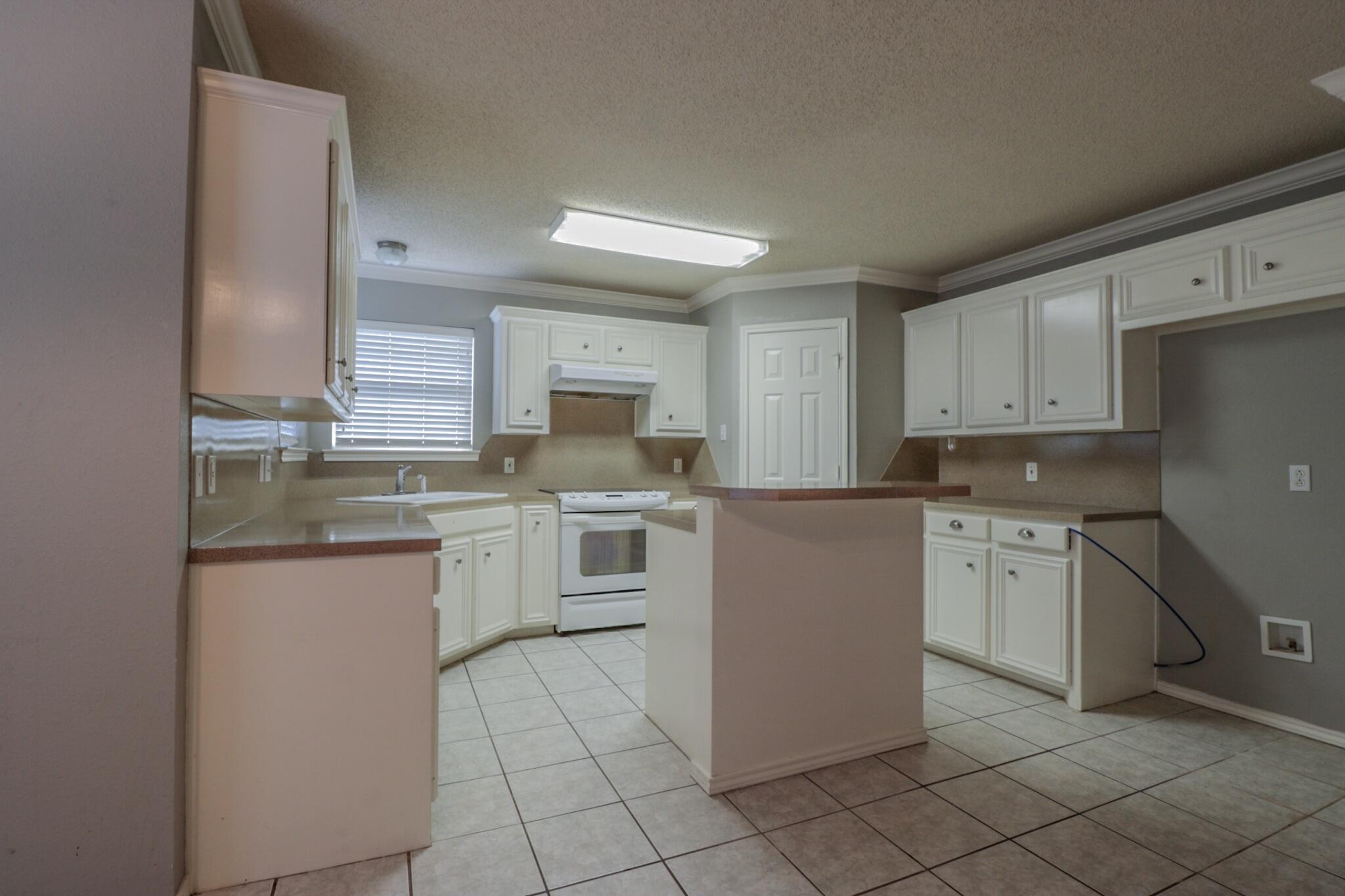 6704 6th Street Lubbock, TX 79416 - Photo 7 of 14 Photo Aug 04, 10 12 42 AM