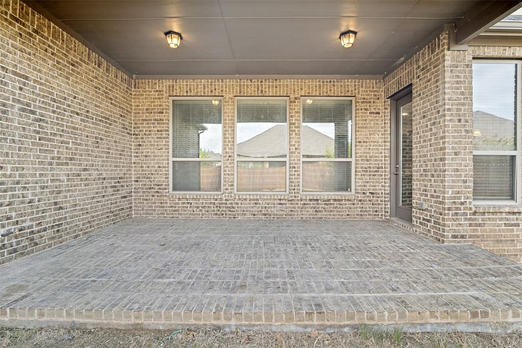2802 Merlot Circle Rowlett, TX 75088 - Photo 34 of 40 a view of an empty room with a window