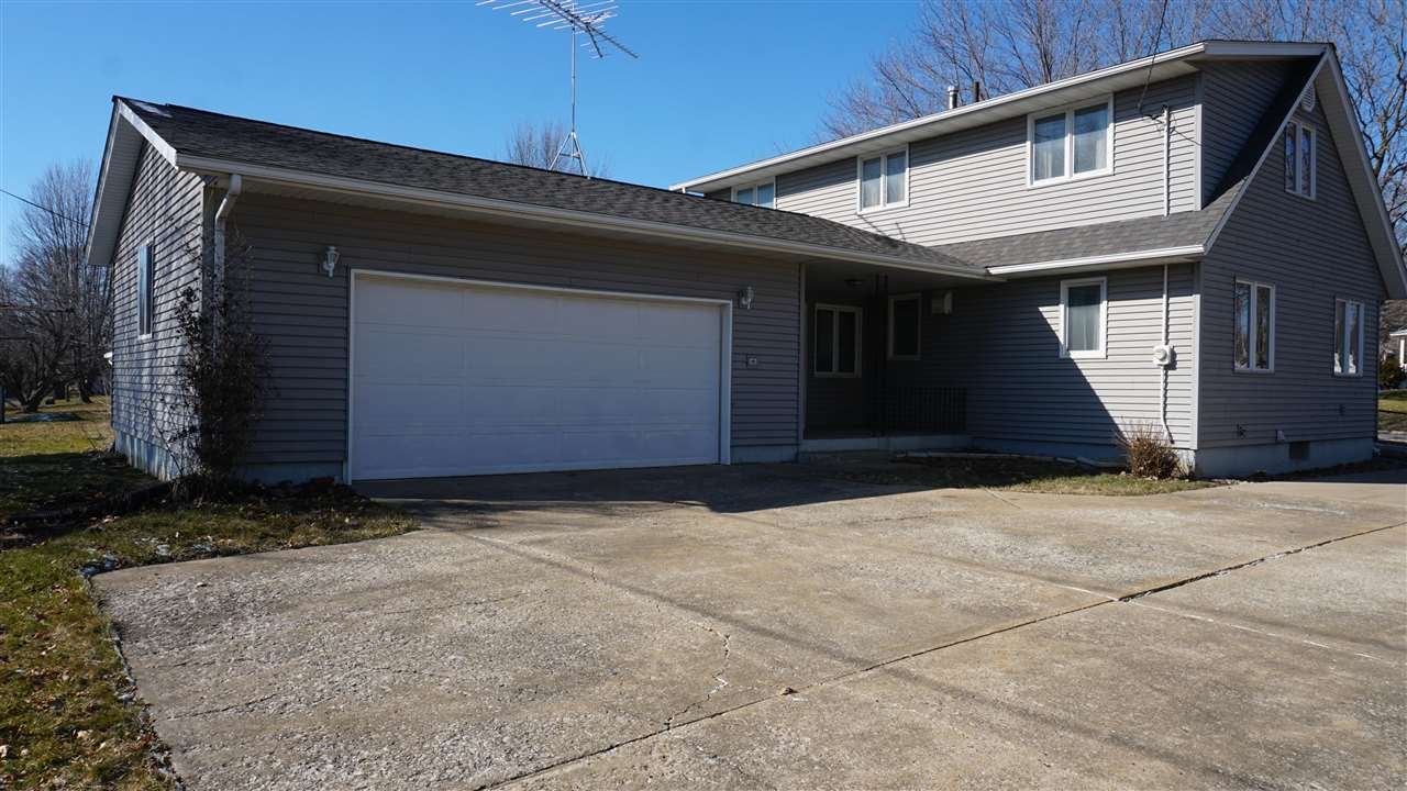 203 East Pioneer Road Lone Tree, IA 52755 - Photo 2 of 22 Gallery Image 2