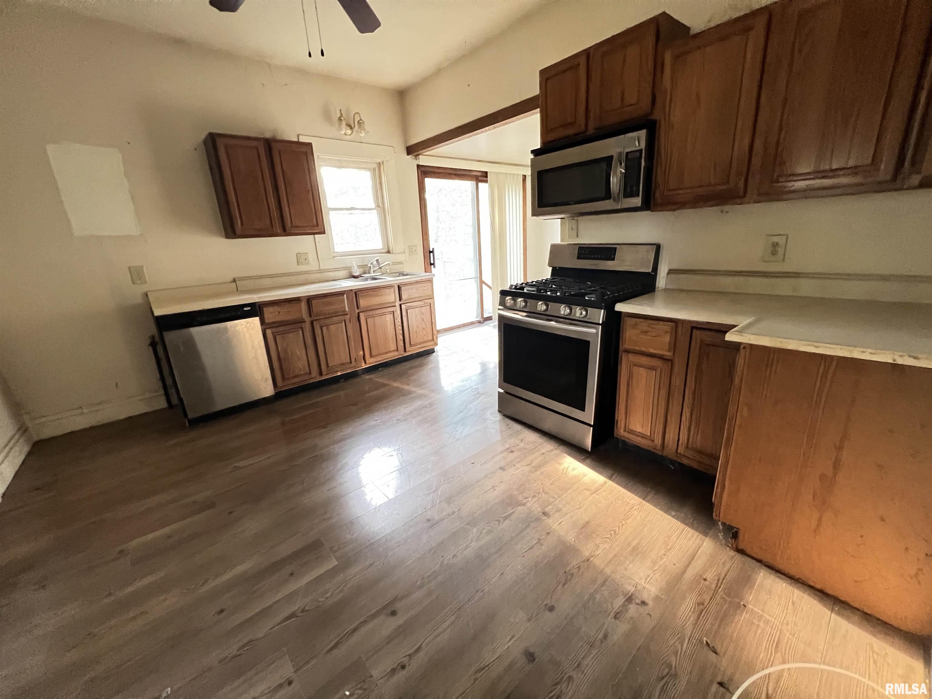 701 North 16th Street Herrin, IL 62948 - Photo 5 of 33