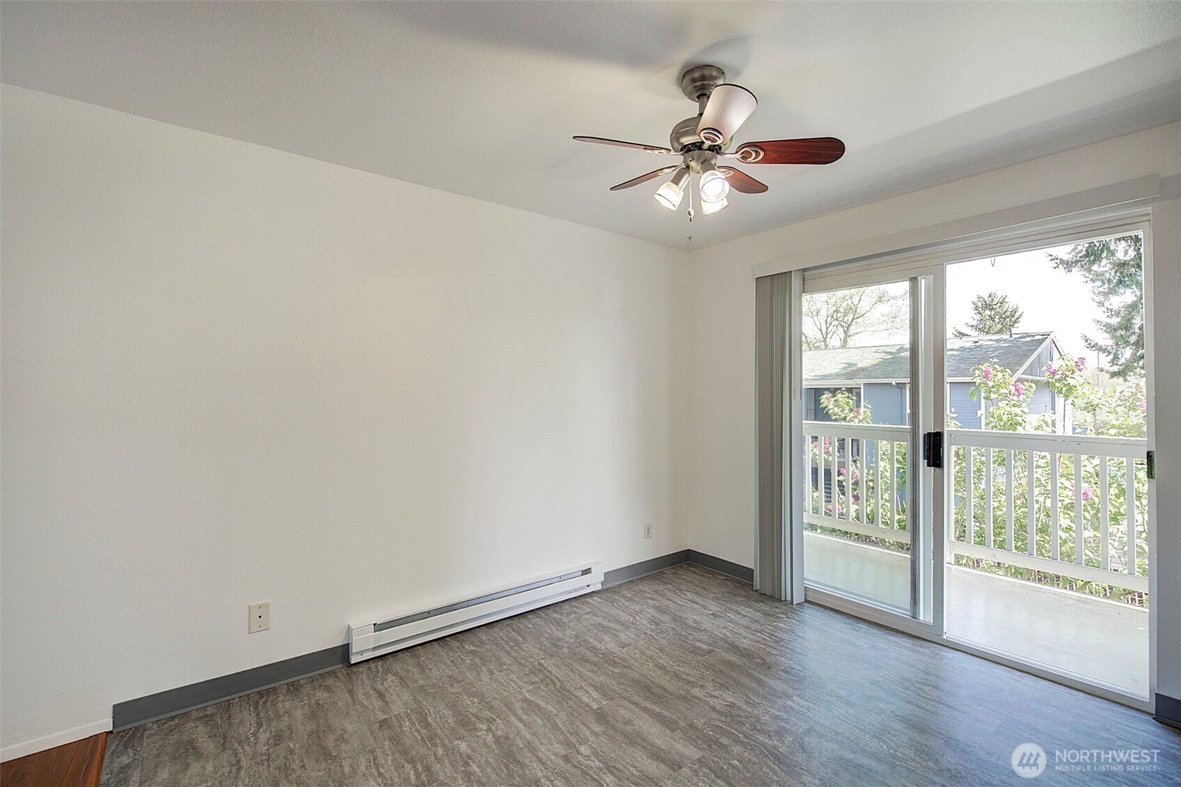 747 75th Street Southeast, Unit B203 Everett, WA 98203 - Photo 7 of 22