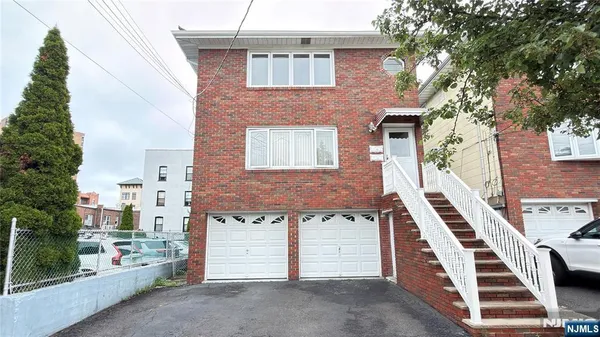 $3,000 | 9104 3rd Avenue, Unit 2, North Bergen, NJ 07047