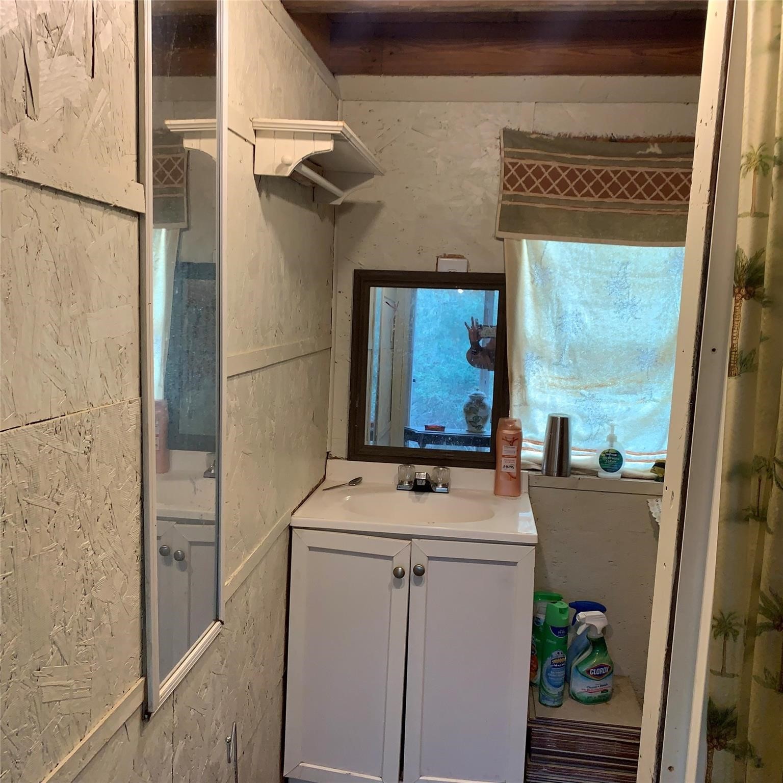 480 Sportsman Drive Trinity, TX 75862 - Photo 30 of 33 a utility room with dryer and washer