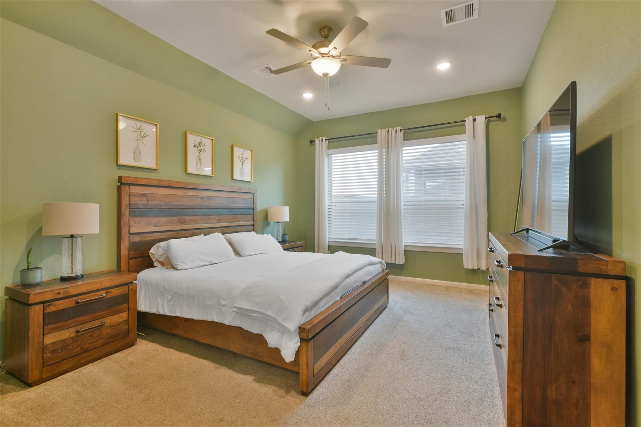 42533 Summer Crest Road Magnolia, TX 77354 - Photo 12 of 28 Primary primary suite with high ceiling.