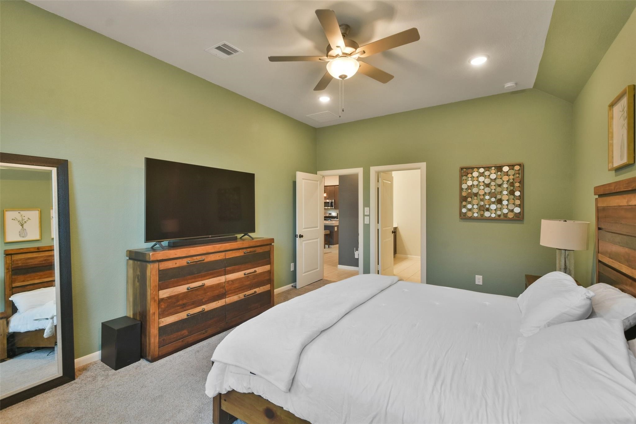 42533 Summer Crest Road Magnolia, TX 77354 - Photo 13 of 28 Ensuite bath to the primary.