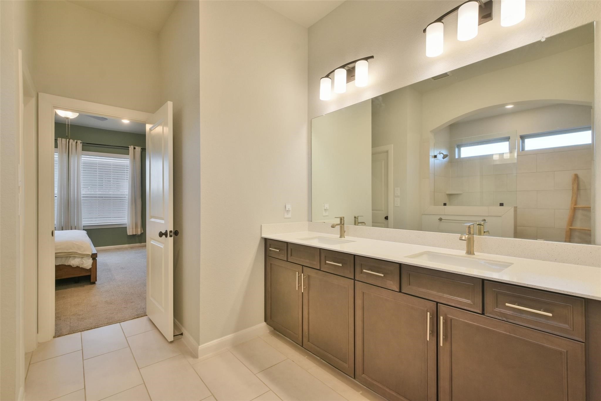 42533 Summer Crest Road Magnolia, TX 77354 - Photo 14 of 28 Dual sinks and lots of storage.