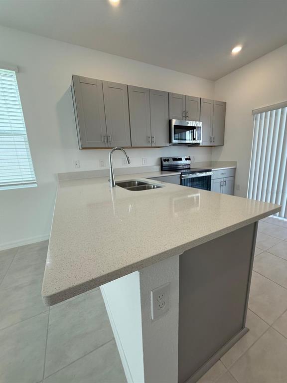 2976 Skyline Loop Kissimmee, FL 34758 - Photo 6 of 36