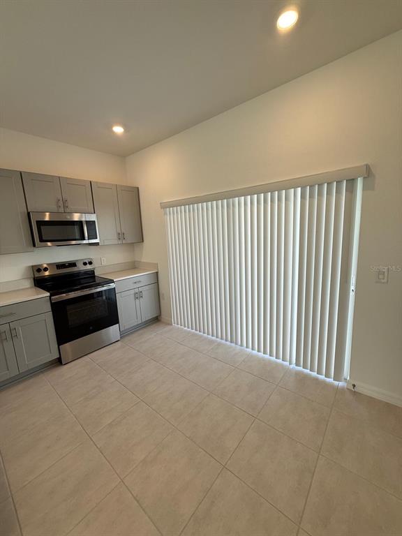2976 Skyline Loop Kissimmee, FL 34758 - Photo 9 of 36