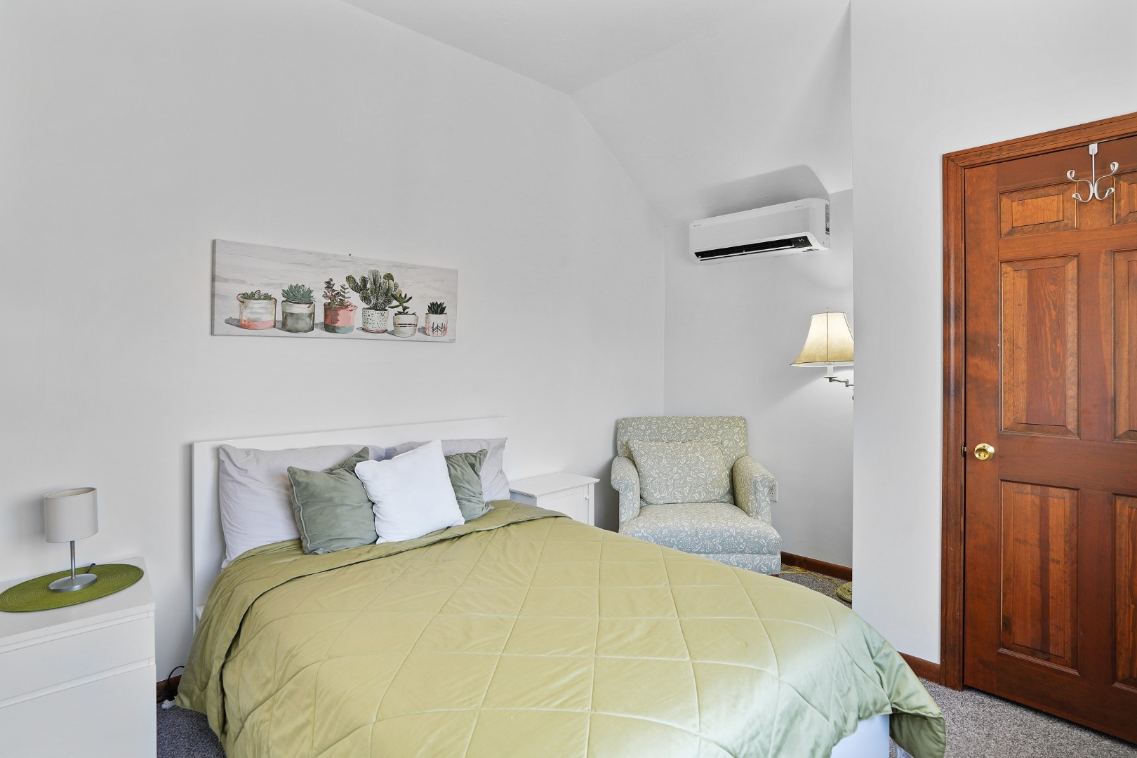 2 Boylston Drive Edgartown, MA 02539 - Photo 15 of 22 2nd Floor Bedroom