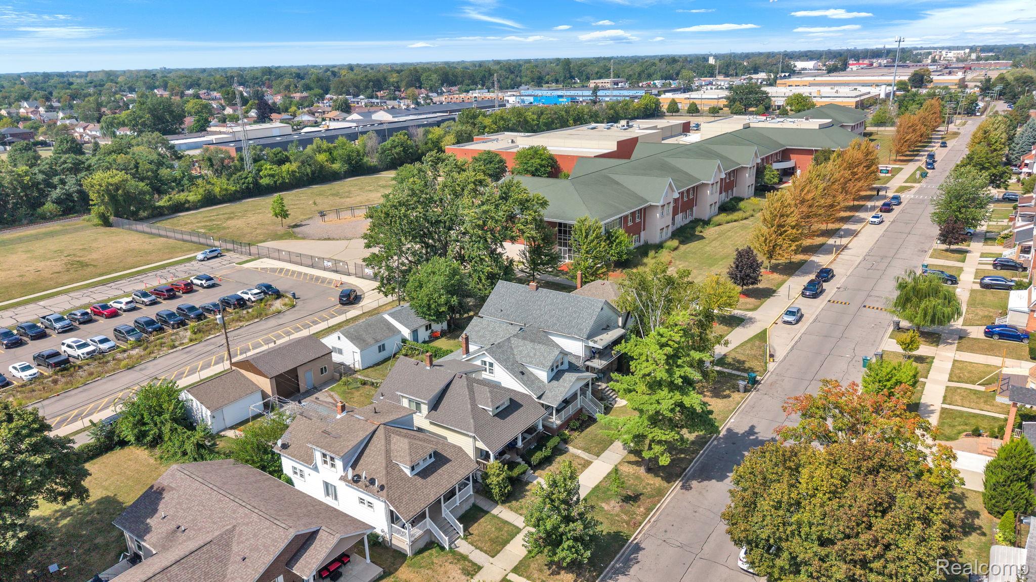 7631 Maple Street Dearborn, MI 48126 - Photo 8 of 48 Additional content