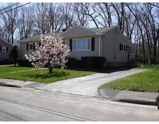 15 Niles Road Randolph, MA 02368 - Photo 1 of 20 Gallery Image 1