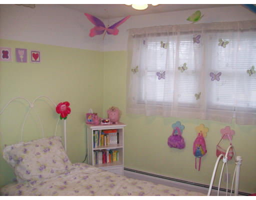 15 Niles Road Randolph, MA 02368 - Photo 14 of 20 Gallery Image 14