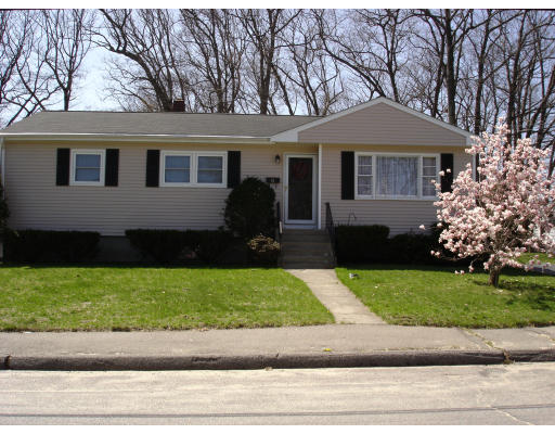 15 Niles Road Randolph, MA 02368 - Photo 2 of 20 Gallery Image 2