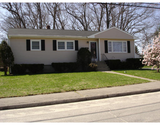 15 Niles Road Randolph, MA 02368 - Photo 3 of 20 Gallery Image 3